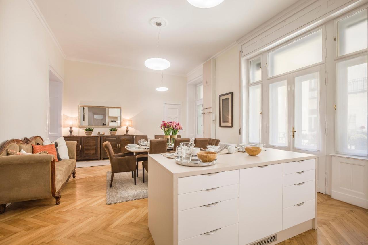 Modernized Unique Huge Central Apartment On 135Sqm Budapeste Exterior foto