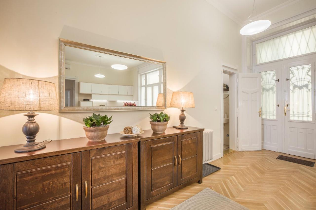 Modernized Unique Huge Central Apartment On 135Sqm Budapeste Exterior foto